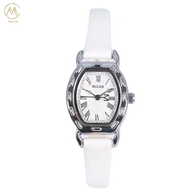 Modern Leather Strap Quartz Watch with 30M Water Resistance