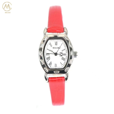 Modern Leather Strap Quartz Watch with 30M Water Resistance