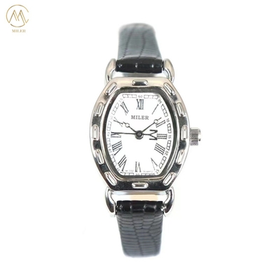 Modern Leather Strap Quartz Watch with 30M Water Resistance