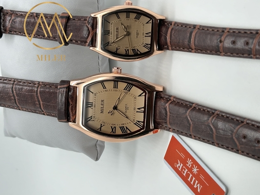 Fashionable and Simple Quartz Couple Watch Waterproof Wristwatch for Men and Women