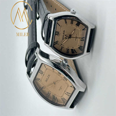 Water Resistance 30 Meters Leather Strap Quartz Watch Modern and Customizable