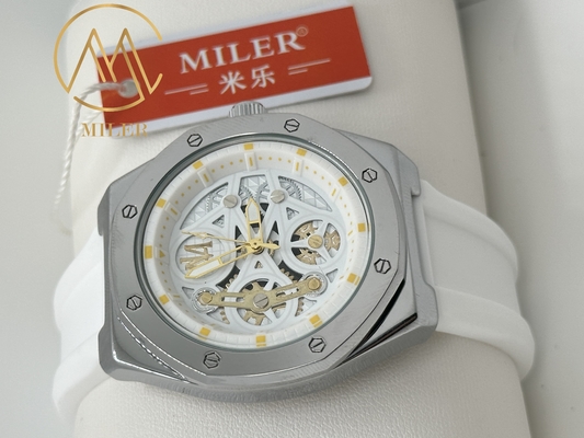 New Model Competitve Quartz Wristwatch Waterproof Gift Watches for Men and Women