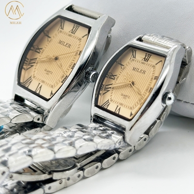Elegant Analog Quartz Stylish Couple Watch With Stainless Steel Case And Buckle Strap
