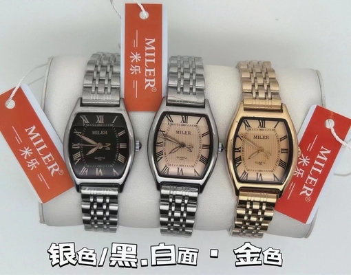 Elegant Analog Quartz Stylish Couple Watch With Stainless Steel Case And Buckle Strap