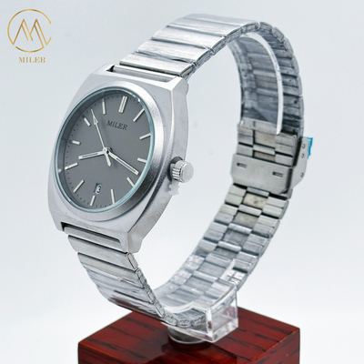 Classic Analog Stainless Steel Strap Watch Round Luminous Dial Mens Silver Strap Watch