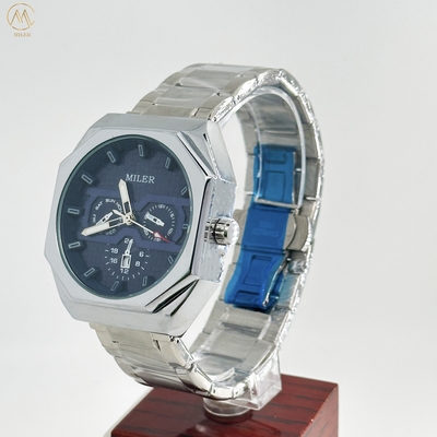Round Quartz Business Watch With Date Display And 30m Water Resistance