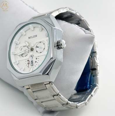 Wholesale Watch Men′s Scale Three Eyes Six Hands Waterproof Quartz Watch