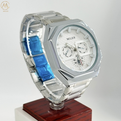 Wholesale Watch Men′s Scale Three Eyes Six Hands Waterproof Quartz Watch