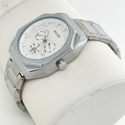 Wholesale Watch Men′s Scale Three Eyes Six Hands Waterproof Quartz Watch