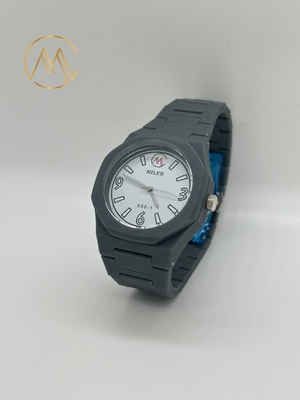 White Band Color Quartz Wrist Watch with Stainless Steel Strap and Hook Buckle Clase Type