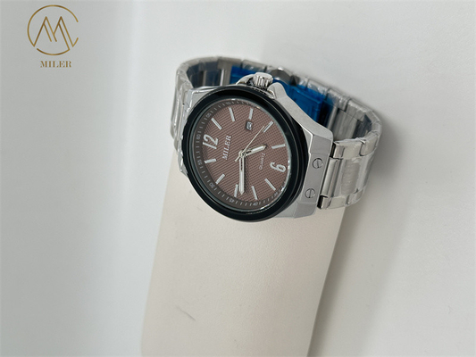 Luxury Waterproof Quartz Movement Watch Date Showing Stainless Steel Strap Wristwatch