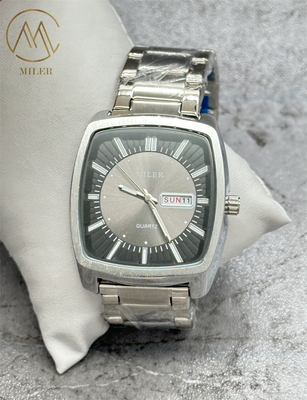 Men's Watch Luxury Quartz Movement Watch with Stainless Steel