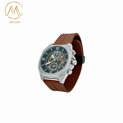 Latest Style Designed Waterproof Quartz Watch with Silicone Strap