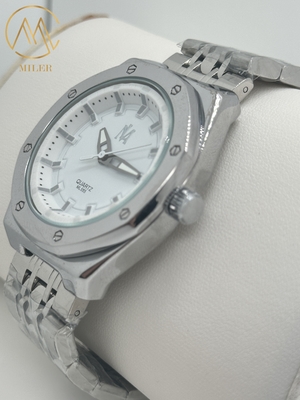 New Fashion Brand Quartz Watches Round Dial Personalized Stainless Steel Strap Watches