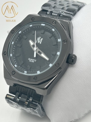 New Fashion Brand Quartz Watches Round Dial Personalized Stainless Steel Strap Watches