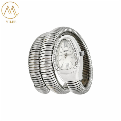 Gold And Silver Band Color Lady Quartz Watch with Loving Shape Case and Analog Display