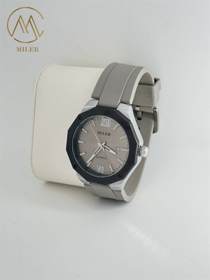 Round Dial Shape Silicon Strap Waterproof Quartz Watch with Multiple Colors for Men and Women