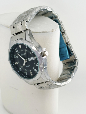Stainless Steel Strap Watch With Digital Display And Quartz Movement