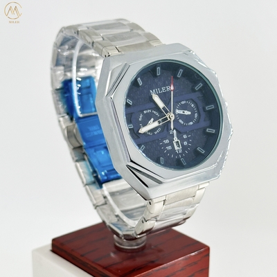 Round Quartz Business Watch With Date Display And 30m Water Resistance