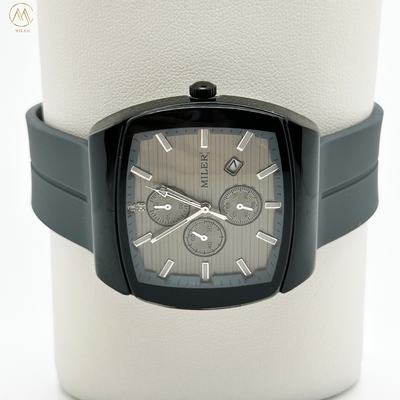 Elegant And Versatile Men's Quartz Wristwatch Water Resistant For Every Outfit